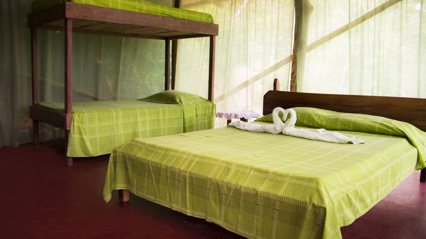 Isla Violin Eco Lodge