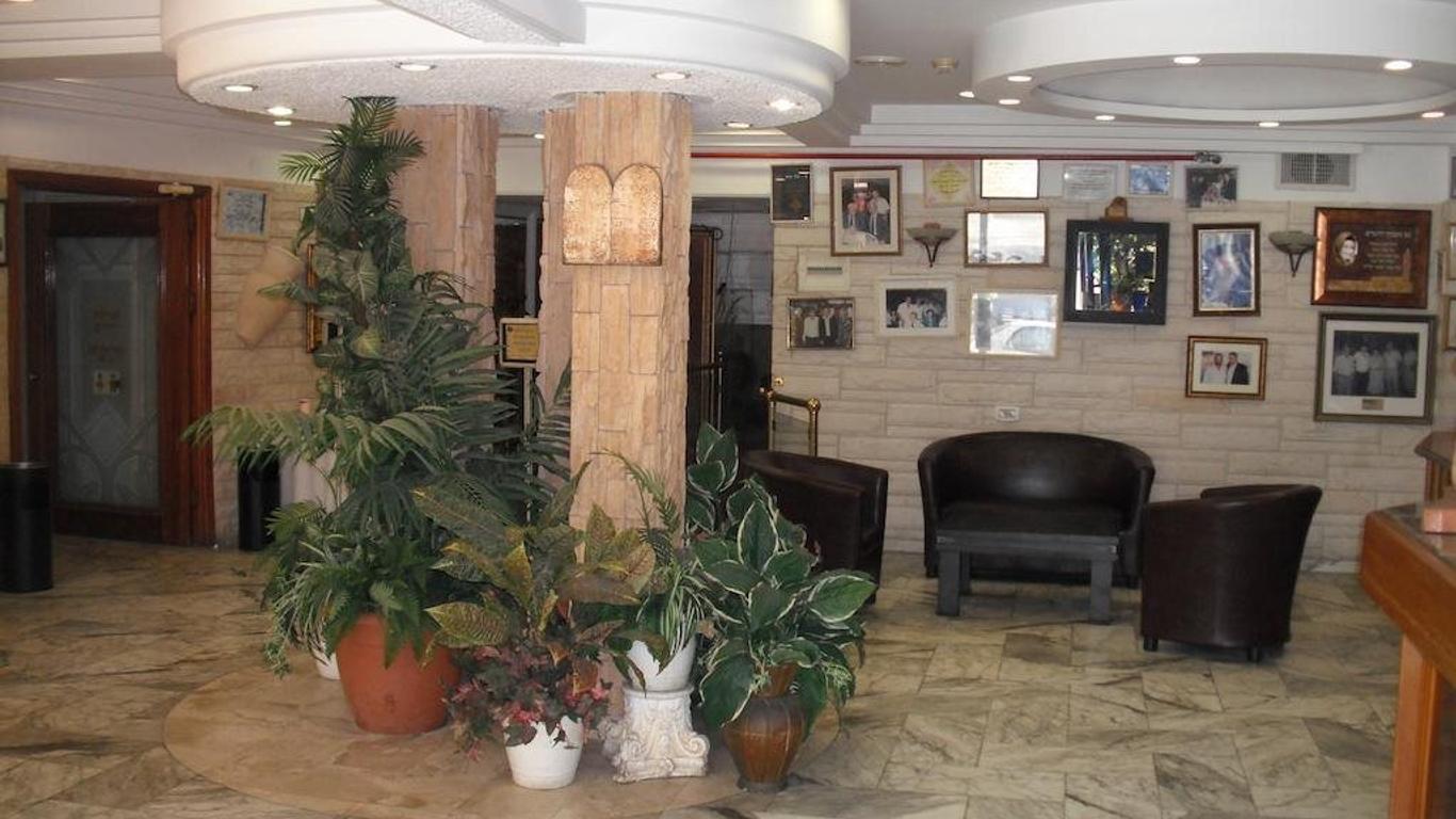 King Koresh Hotel