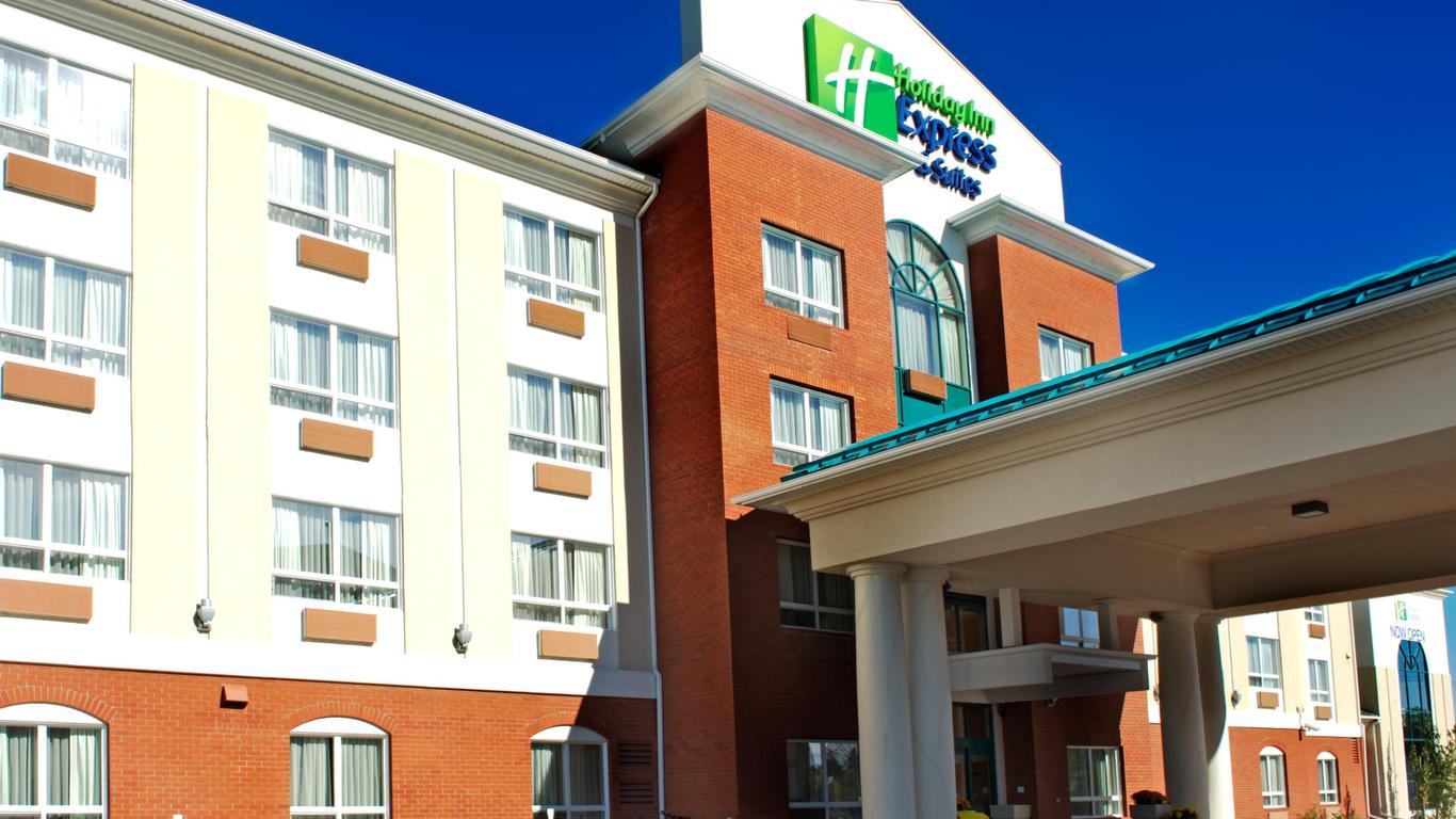 Holiday Inn Express Hotel & Suites Edson, An IHG Hotel