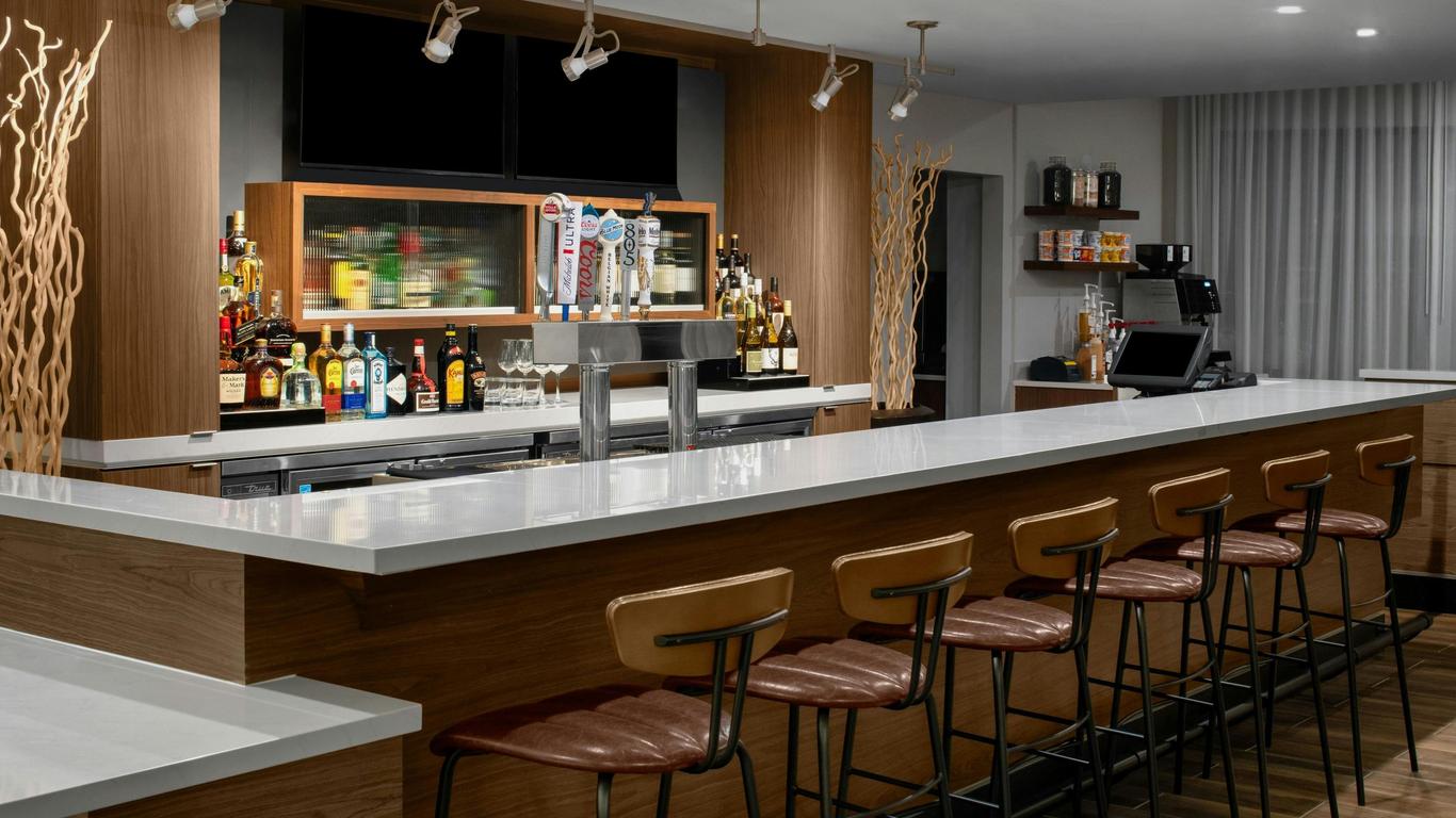 Courtyard by Marriott Los Angeles Burbank/Airport