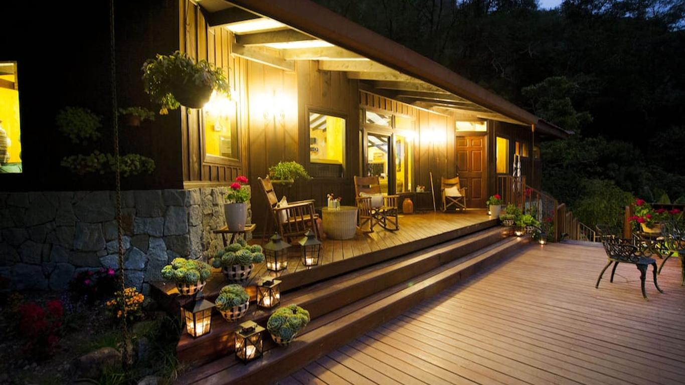 Trogon Lodge