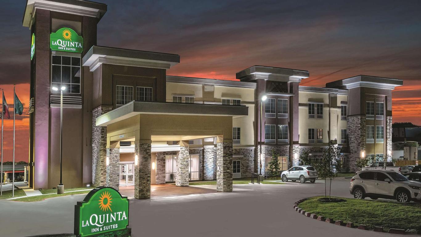 La Quinta by Wyndham San Antonio by Frost Bank Center