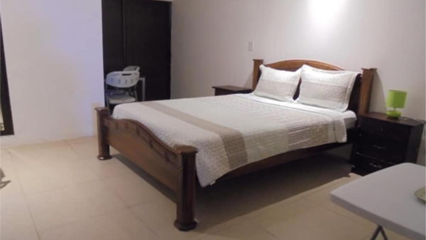Hotel La Cueva Limon