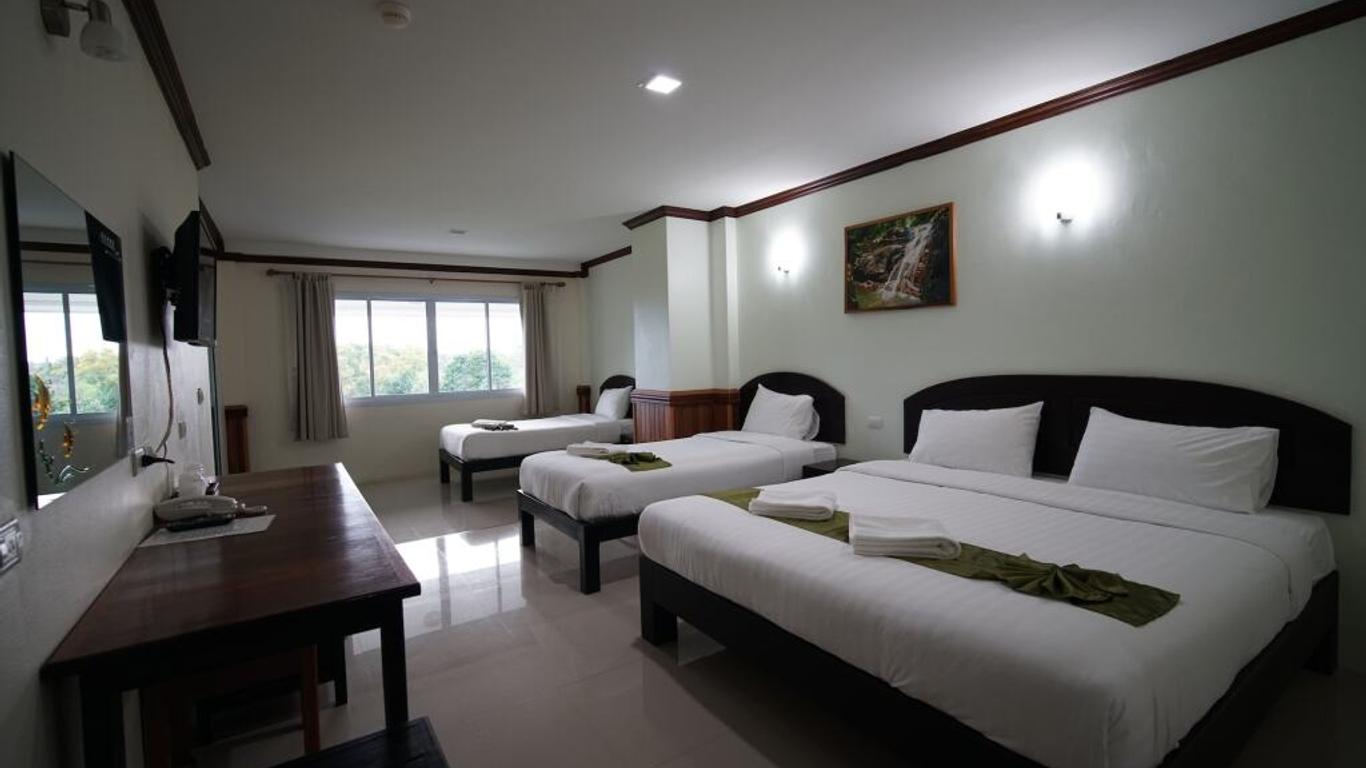 Sea Mountain Khanom Hotel