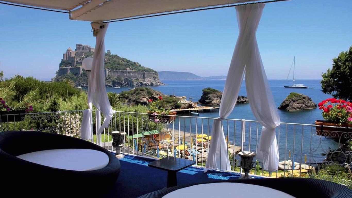Strand Hotel Delfini