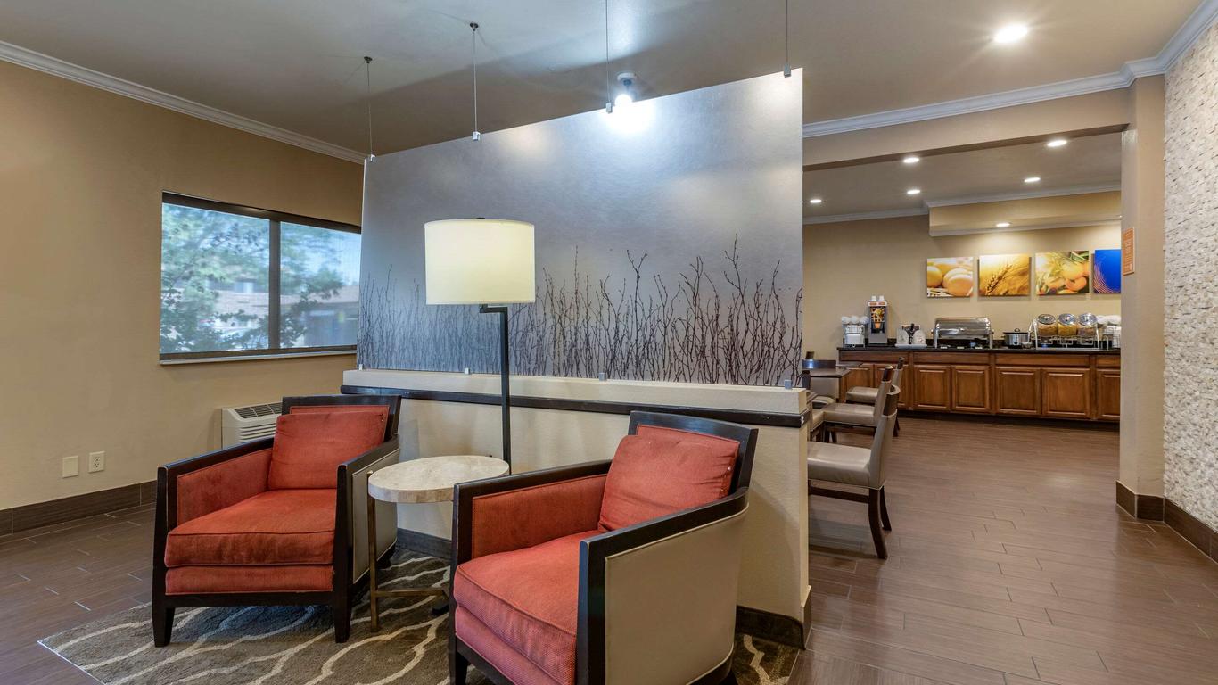 Comfort Inn & Suites Waterloo - Cedar Falls