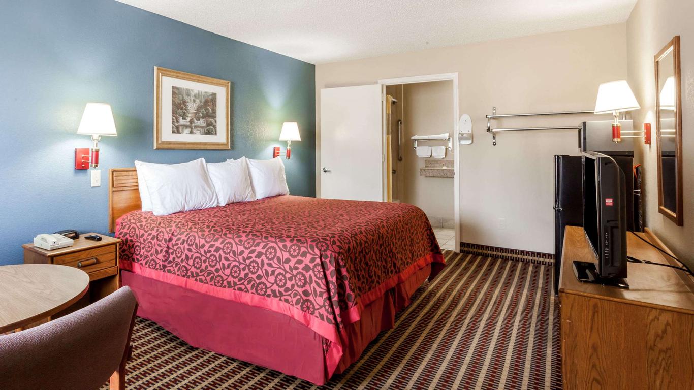 Days Inn by Wyndham Nashville North/Opryland Area