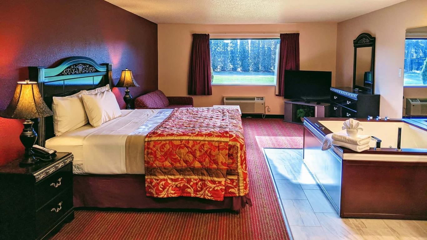 Grand Marquis Waterpark Hotel & Suites